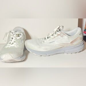 Brooks Ghost 15 Green Silence